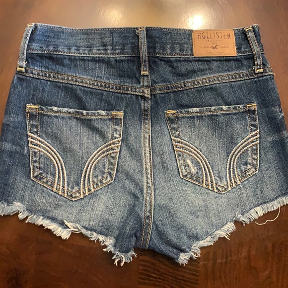Distressed Hollister Jean Shorts - Picture 2 of 3
